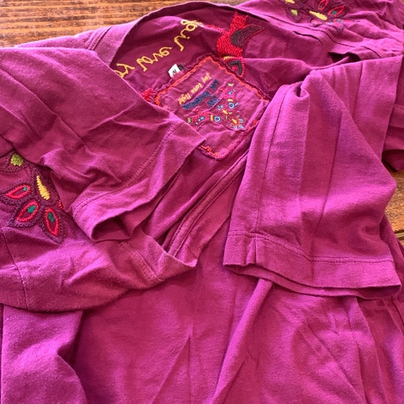 Johnny Was JW Los Angeles Embroidered Pink Floral LOVE Shirt - Picture 12 of 17